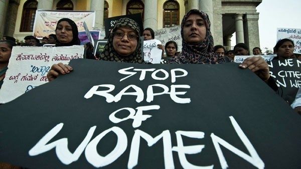Una mujer afirma que fue violada por 40 hombres durante cuatro días en India