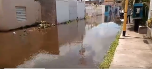 Calles del Castillito en Bolívar inundadas por crecida del Caroní (VIDEO)