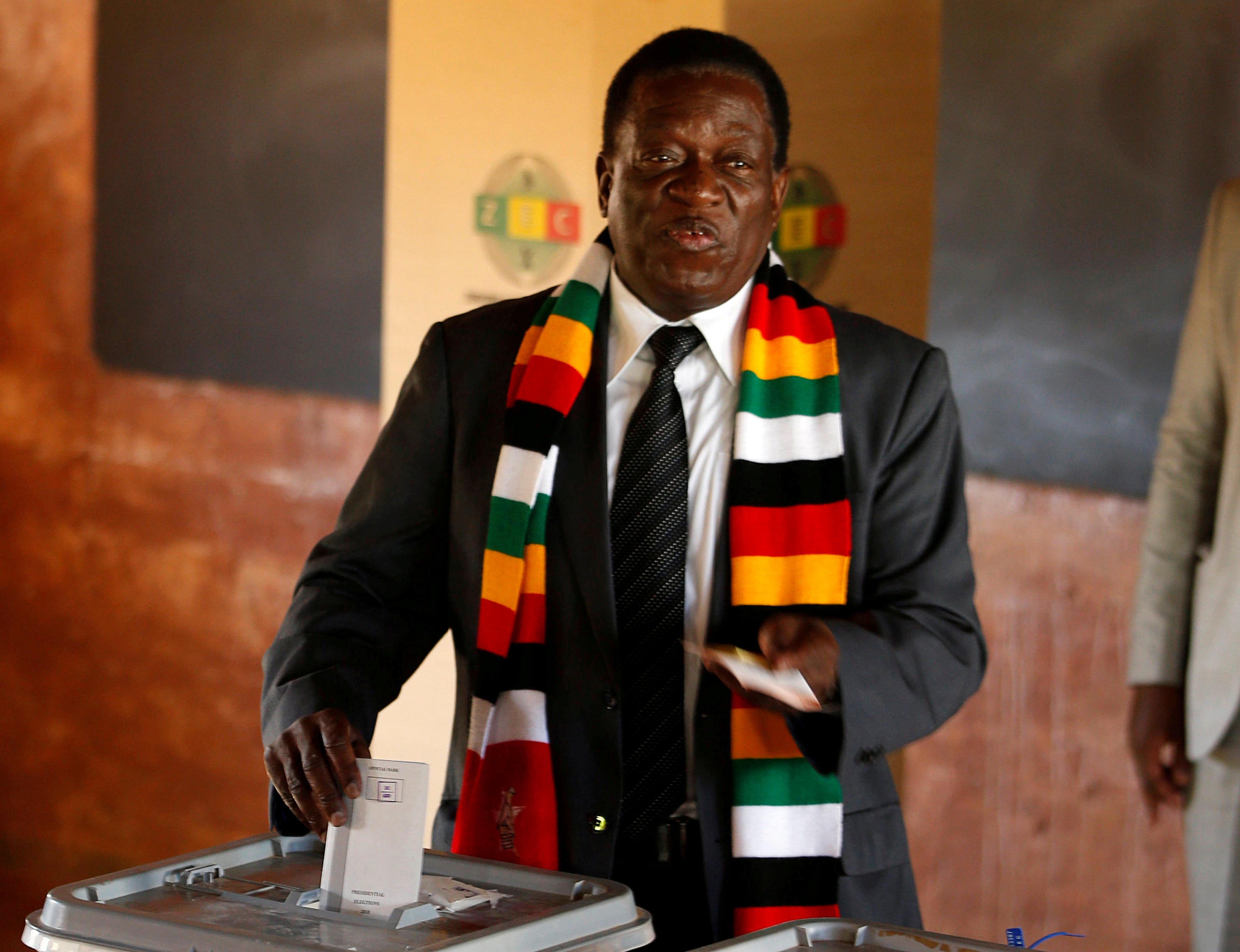 Emmerson Mnangagwa gana las elecciones presidenciales de Zimbabue