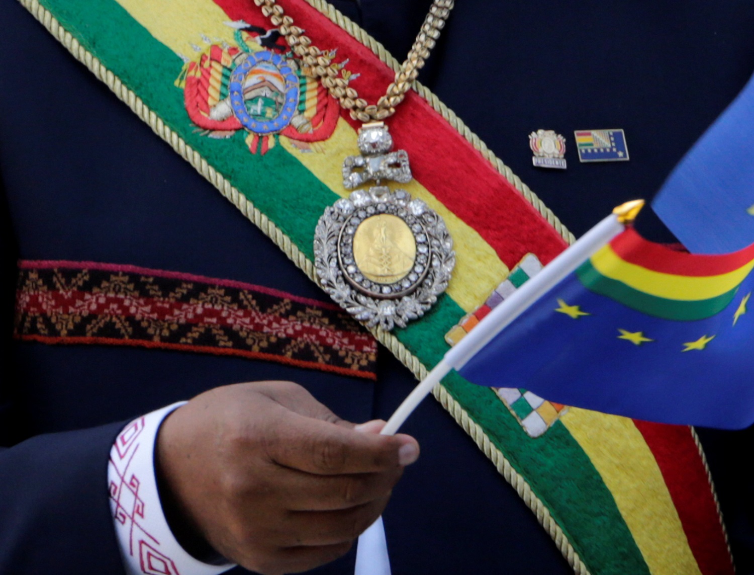 Armas, cannabis y psiquiátricos: Las polémicas promesas electorales en Bolivia