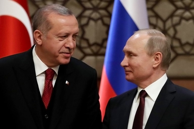Erdogan defiende a Putin frente a la acusación de “asesino” de Biden