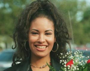¡Irreconocible! Revelan sorprendente foto de la adolescencia de Selena Quintanilla