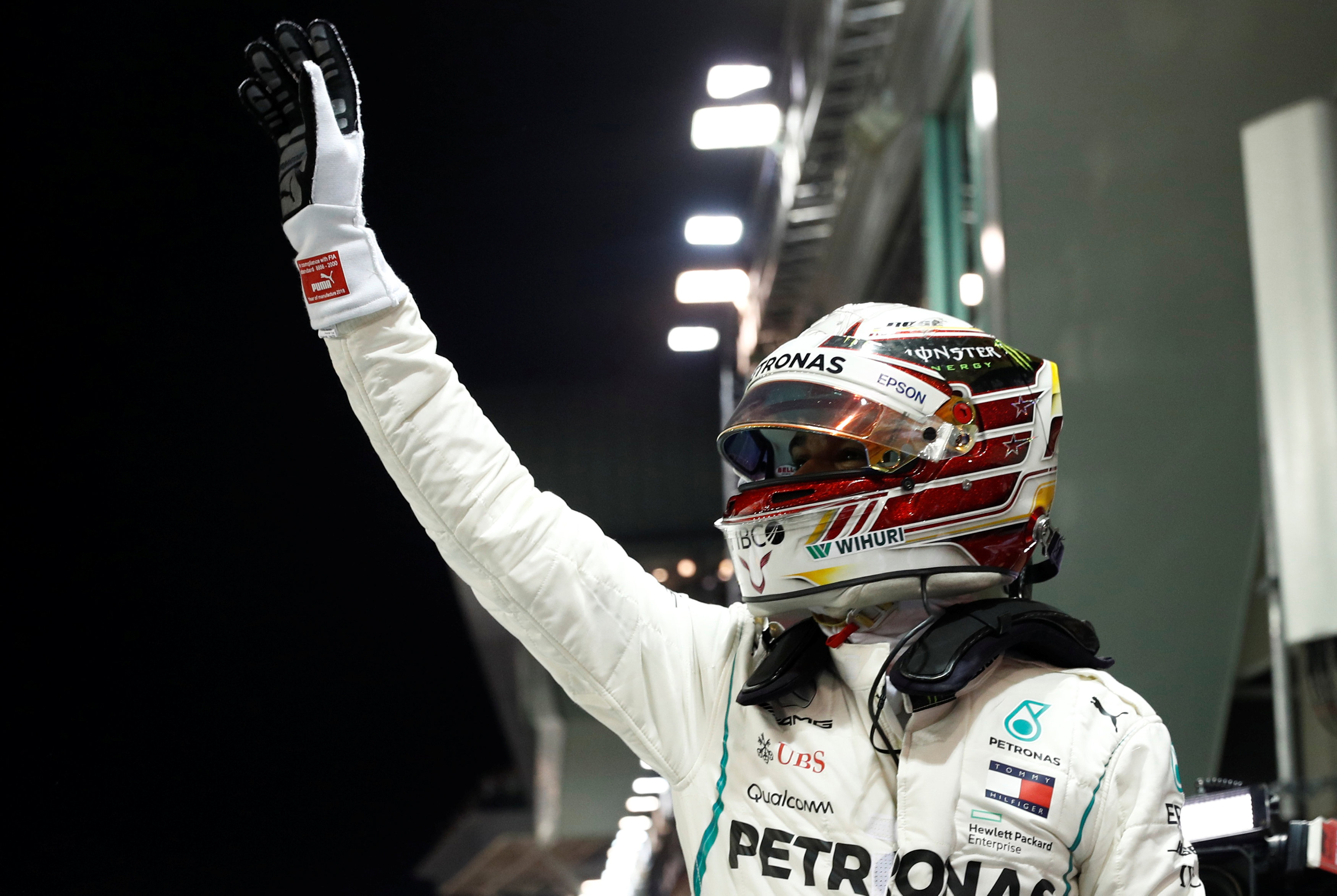 Hamilton voló con su Mercedes y saldrá desde la ‘pole’ en Singapur
