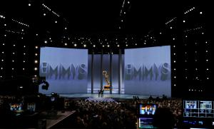 El Emmy arranca con condimentos de política y diversidad