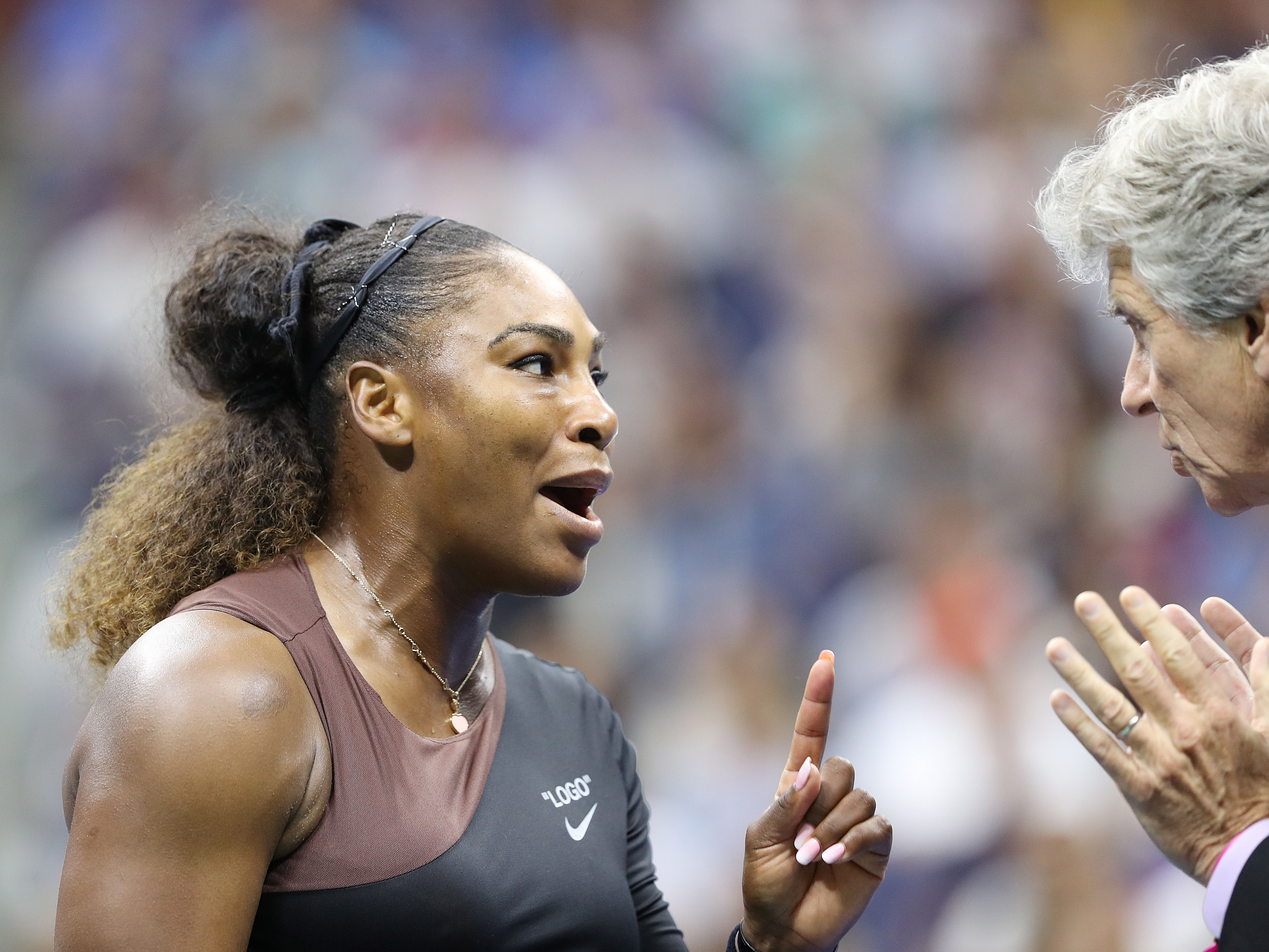 Serena Williams multada con 17 mil dólares por violar el código de conducta