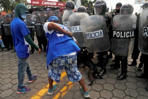 Policía nicaragüense prohíbe marcha a ONG en Día de Derechos Humanos