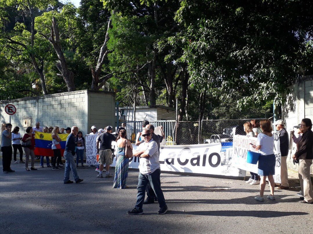 Protesta en Las Minas de Baruta por falta de agua #12Sep (fotos)