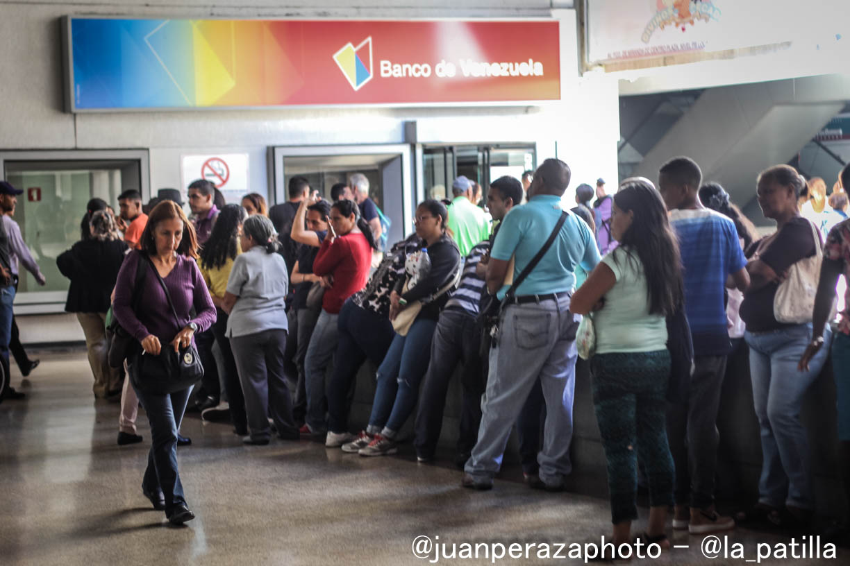 Abuelos se alistan para cobrar los tres churupos de la pensión del Ivss este #23Sep