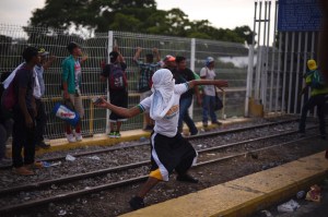 Un migrante hondureño muerto en incidentes en frontera Guatemala-México