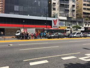 Bloqueada la Francisco de Miranda por protesta frente al Ministerio de la Vivienda #2Oct