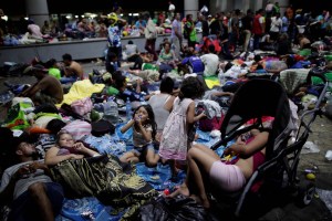 El Gobierno pide a salvadoreños evitar migrar en caravana a Estados Unidos