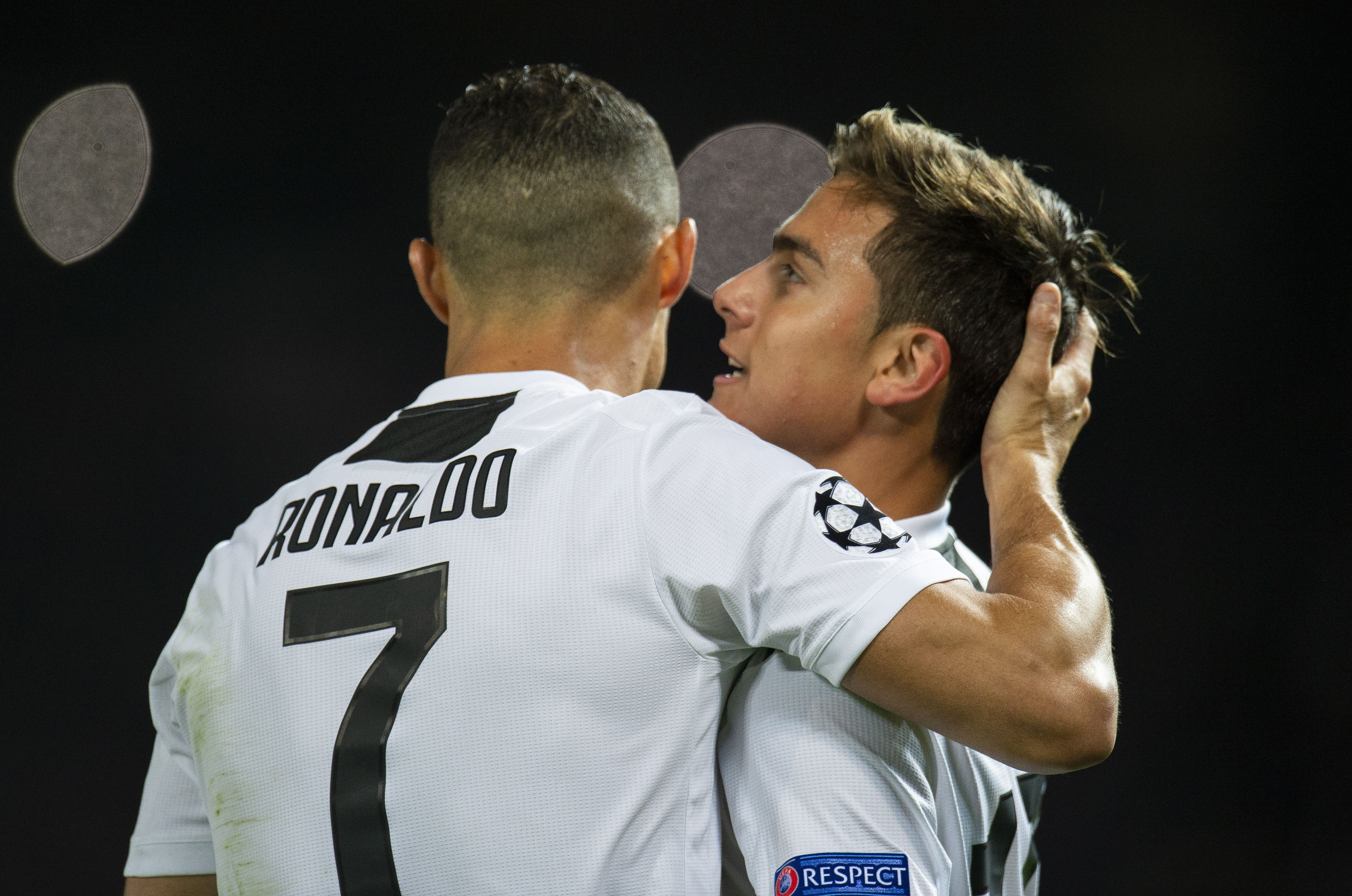 Juventus conquista Old Trafford con gran actuación de Dybala y CR7 (Fotos)