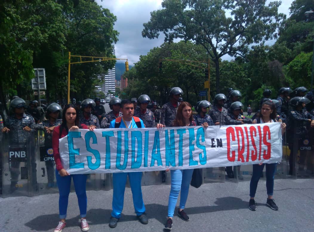 Piquete de la PNB Y GNB impide marcha de estudiantes de la UCV #22Oct (Fotos y videos)