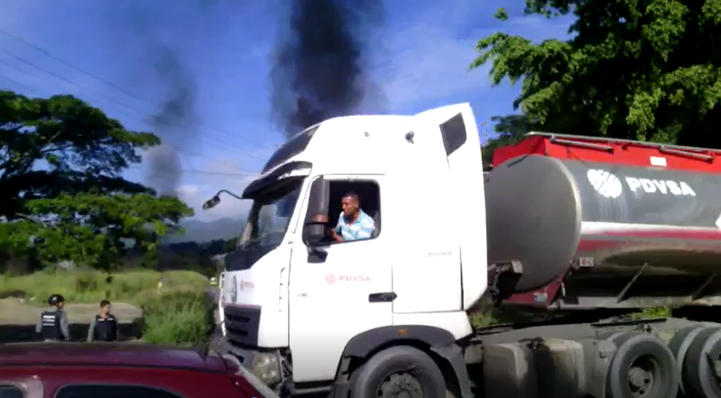 EN VIDEO: Así desalojaron planta de llenado de Pdvsa en Guatire luego de la explosión