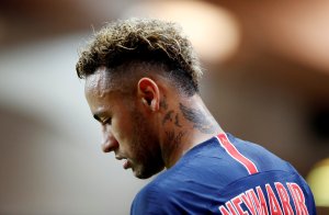 El padre de Neymar niega todo contacto con el Barça para un regreso