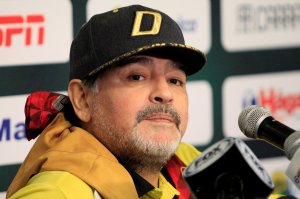 Maradona continuará al frente de los Dorados de Sinaloa
