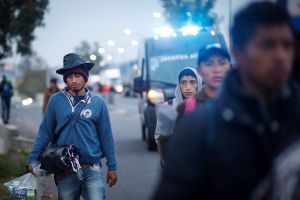 Caravana de migrantes retoma su marcha hacia EEUU de forma dispersa (Fotos)