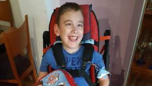 Muere a los nueve años el niño con parálisis cerebral que impulsó la recolección de tapas de plástico
