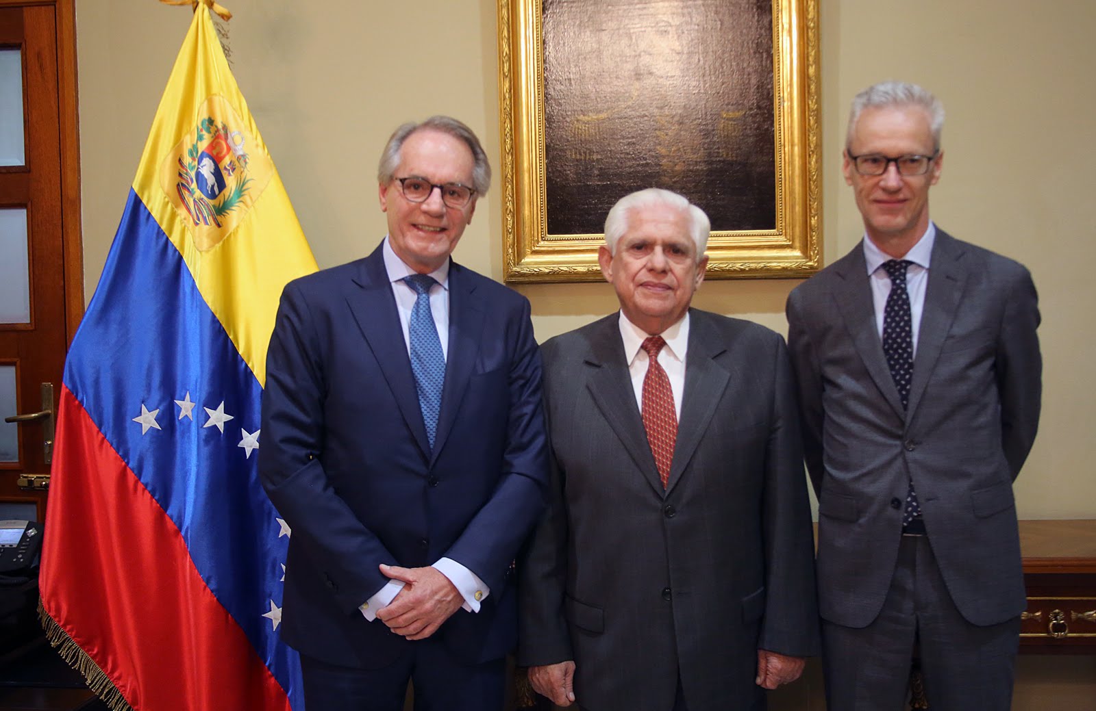 Presidente de la AN recibió visita de representantes de Suecia en el Parlamento