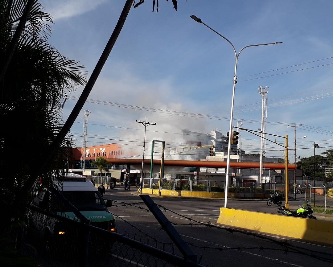 Se incendió una estación de gasolina de Aragua (fotos)
