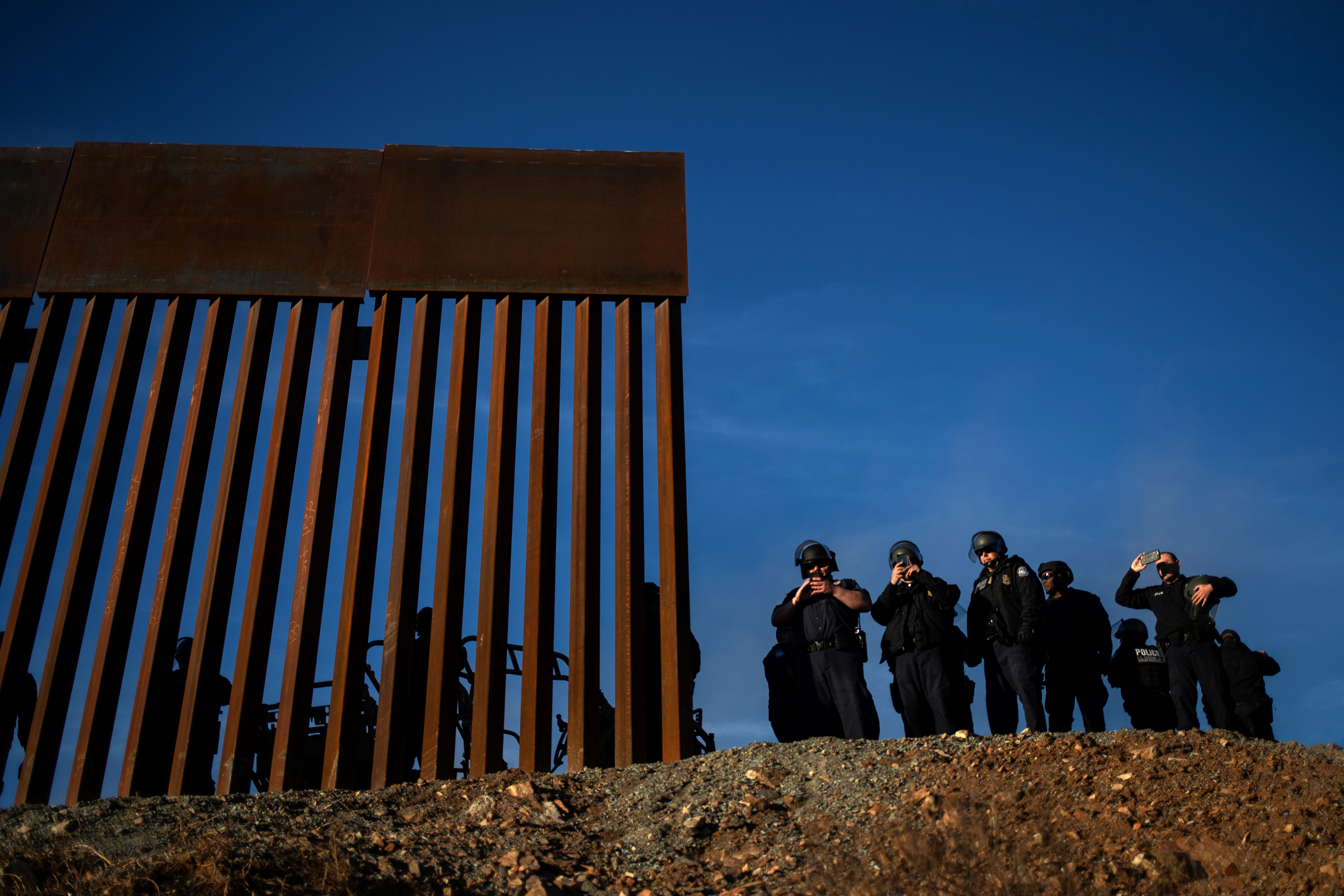 Corte Suprema de EEUU rechazó un desafío de grupos ambientales para construir muro en la frontera con México