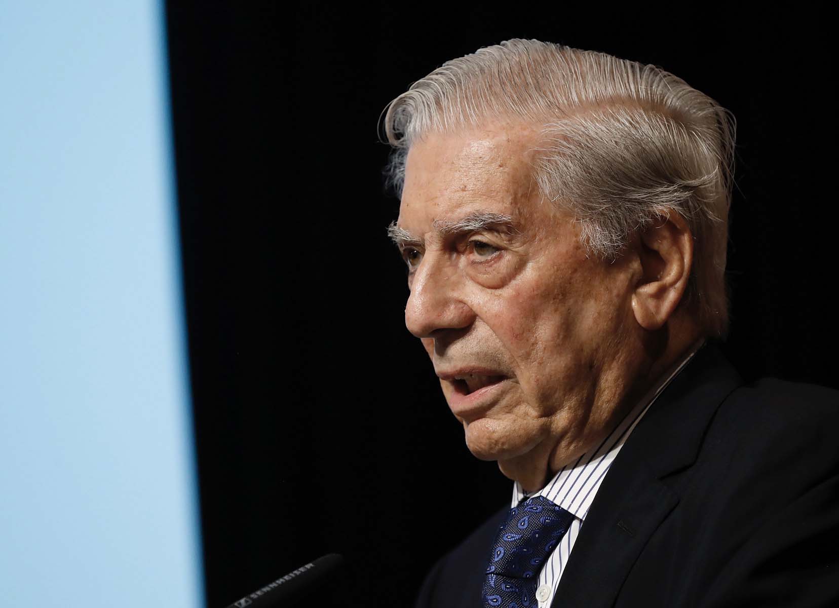 Vargas Llosa ante crisis en Chile: Habrán celebrado con whisky en Caracas y en La Habana
