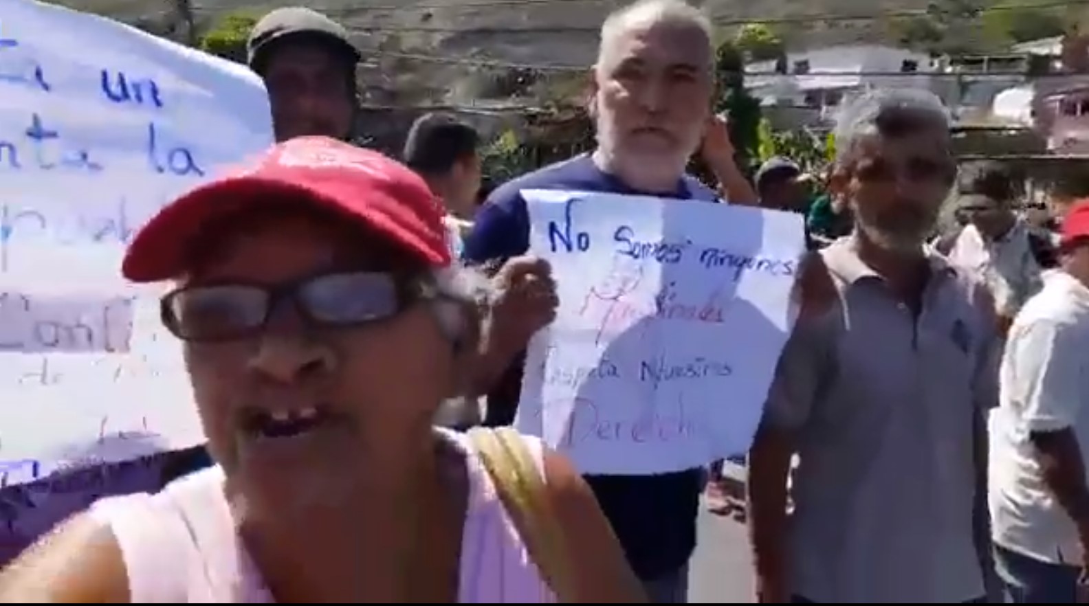 Vecinos de Guanta protestan exigiendo la entrega del pernil #23Dic