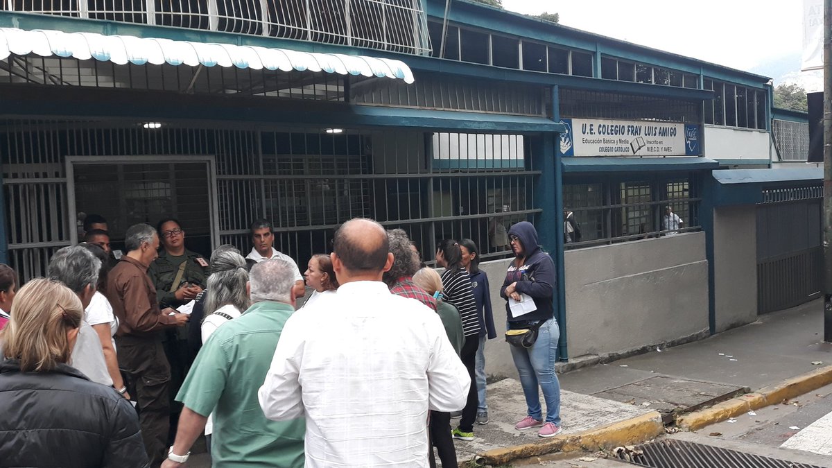 Denuncian retraso en apertura de centro de votación de Bello Monte #9Dic