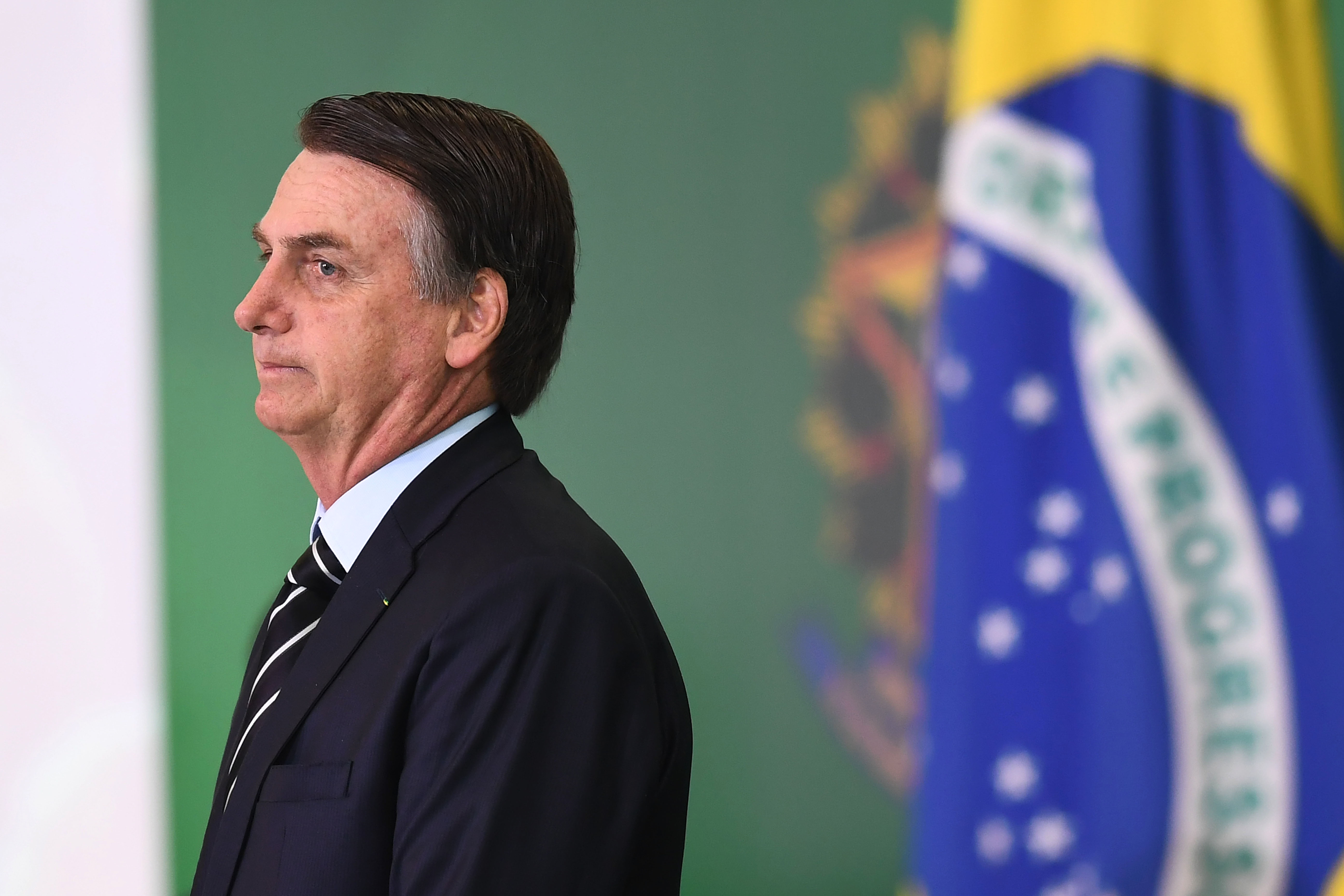Cirugía abdominal a Jair Bolsonaro culmina con éxito en Brasil