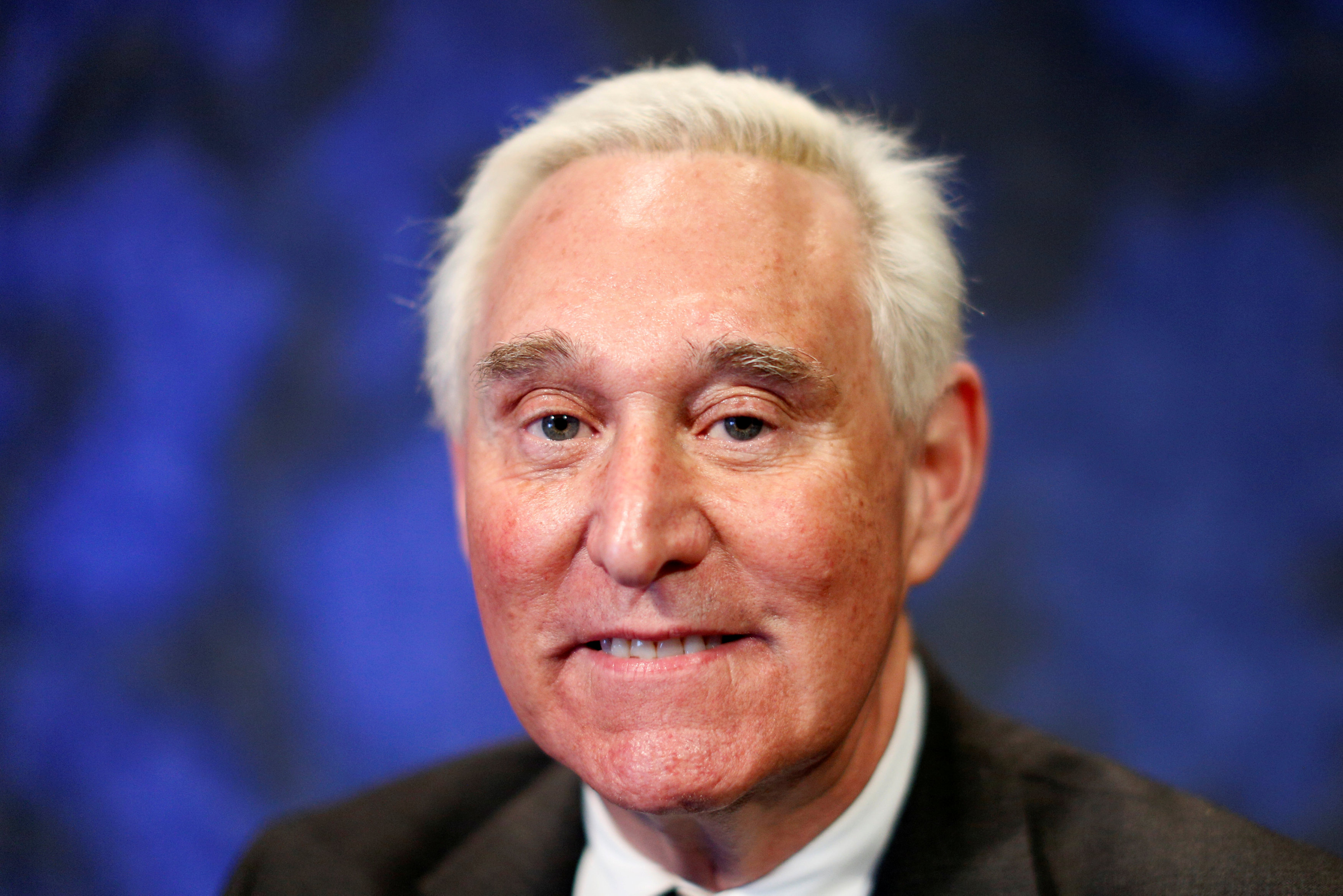 FBI detuvo a Roger Stone, uno de los asesores más destacados de Donald Trump