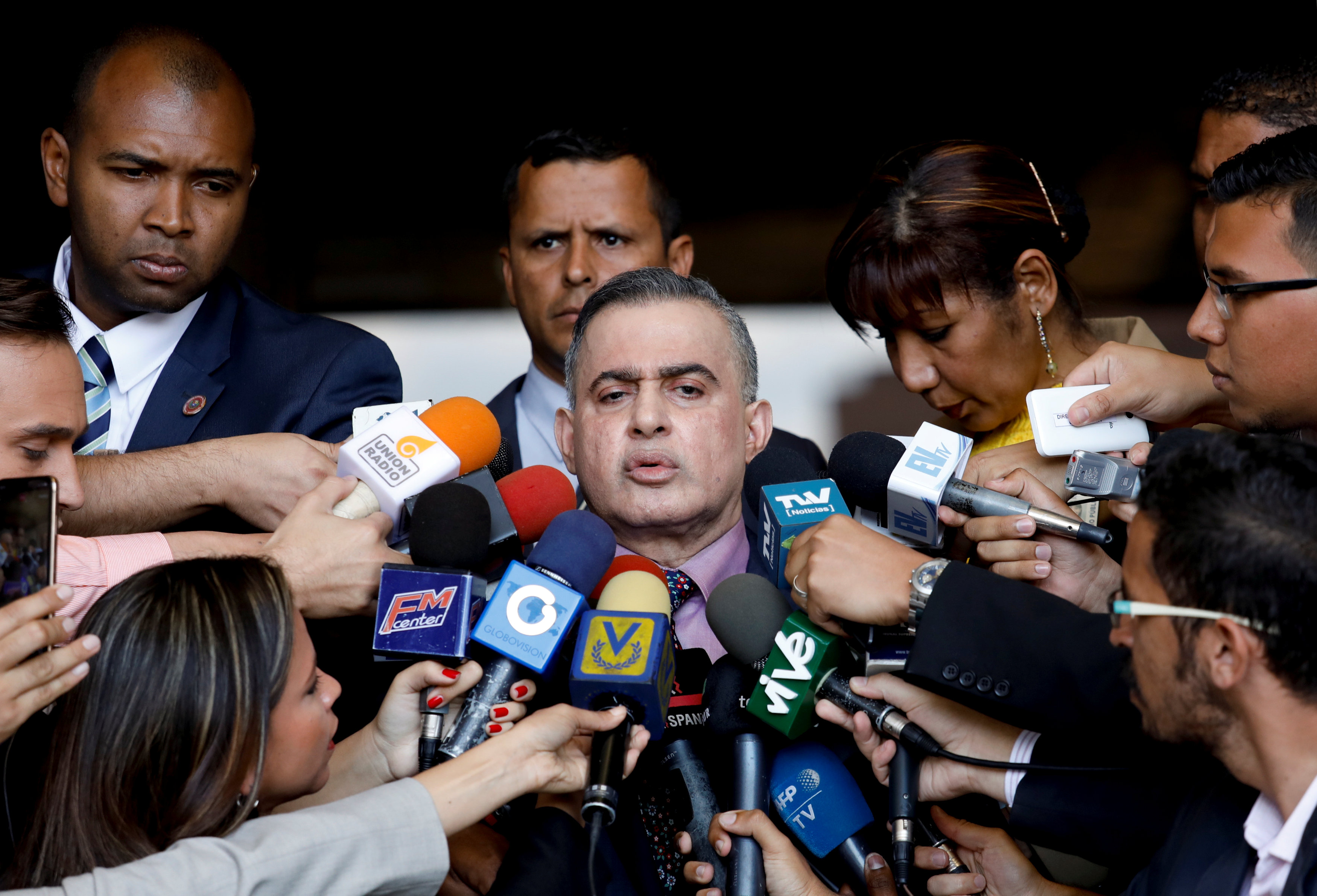 Saab anuncia apertura de investigación contra Guaidó y pide prohibición de salida del país (Video+Fotos)