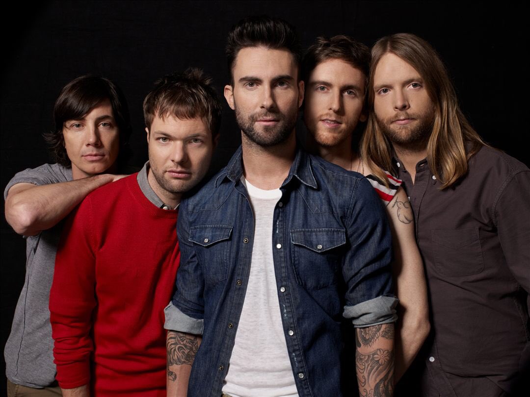 Arrestaron al bajista de Maroon 5 tras ser acusado de violencia doméstica