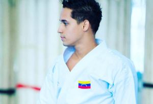 Crisis obliga a karateca venezolano a pedir dinero para disputar torneo en París