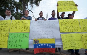 “Contamos contigo”: Venezolanos piden a militares abrir paso para la ayuda humanitaria desde Colombia