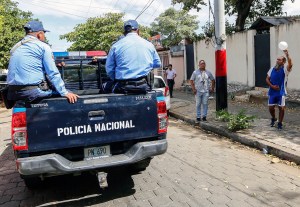 Denuncian asedio de policía a opositor nicaragüense tras salir de prisión