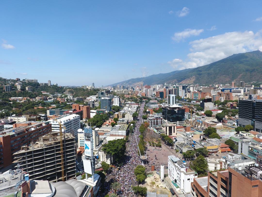 Desde un drone: LAS FOTOS de Las Mercedes a reventar, muestra del verdadero sentir venezolano