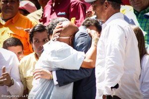 ¡Desgarrador! Paciente de cáncer que conmovió al país el pasado #2Feb acogió a los brazos de Guaidó (Video+Fotos)
