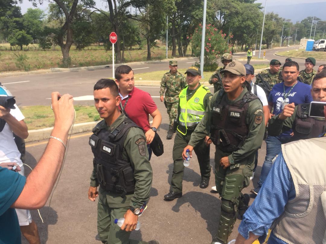 ¿Cuántos efectivos militares y policiales han decidido apegarse a la Constitución de Venezuela?