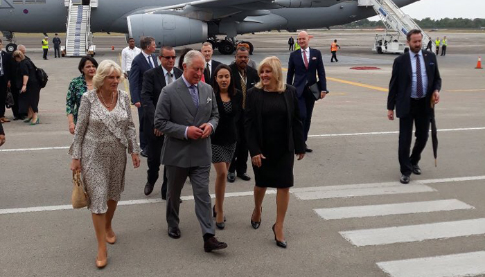 Carlos y Camilla de Inglaterra llegan a Cuba en visita oficial