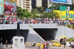 Las IMÁGENES de la manifestación en Las Mercedes en contra de un país a oscuras #9Mar