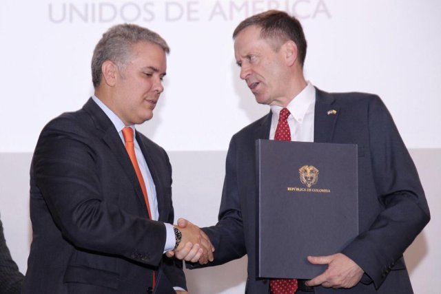 Mark Green junto a Iván Duque durante una reunión bilateral. Imagen cortesía. 