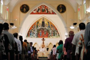 Los católicos de Sri Lanka vuelven a las misas dominicales tras los atentados