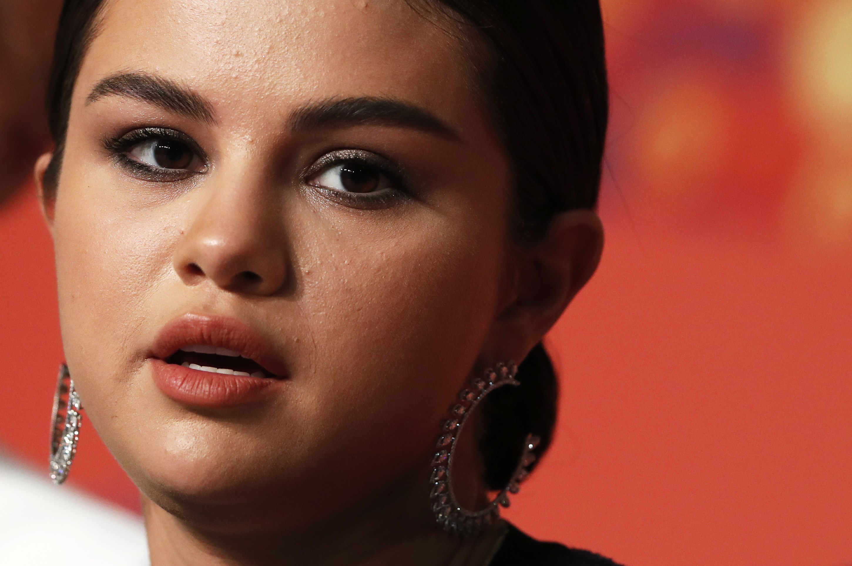 Para Selena “Riquiquita” Gómez, las redes sociales son terribles para su generación