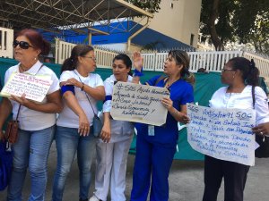 Enfermeras, trabajadores y pacientes del JM de Los Ríos protestan por falta de insumos y exigen salarios dignos (FOTOS) #15May