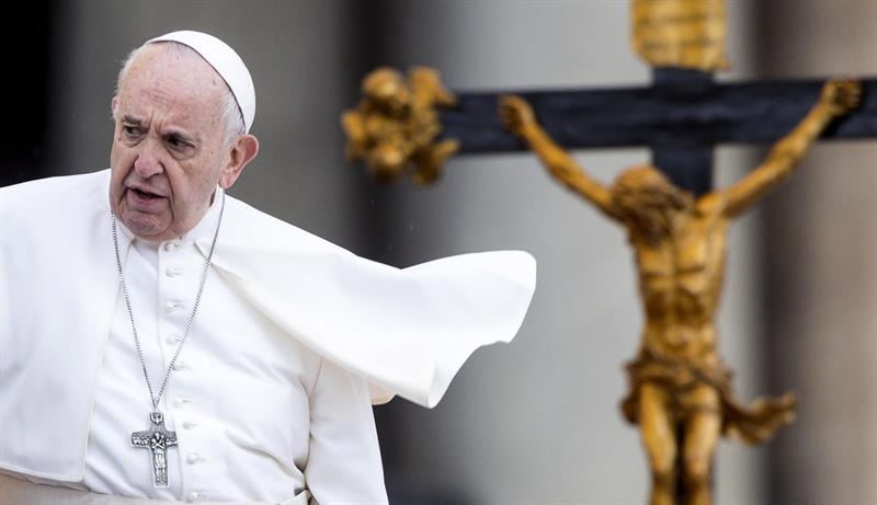 El Papa a los periodistas: Aprecio el trabajo cuando metéis el dedo en las llagas de la Iglesia