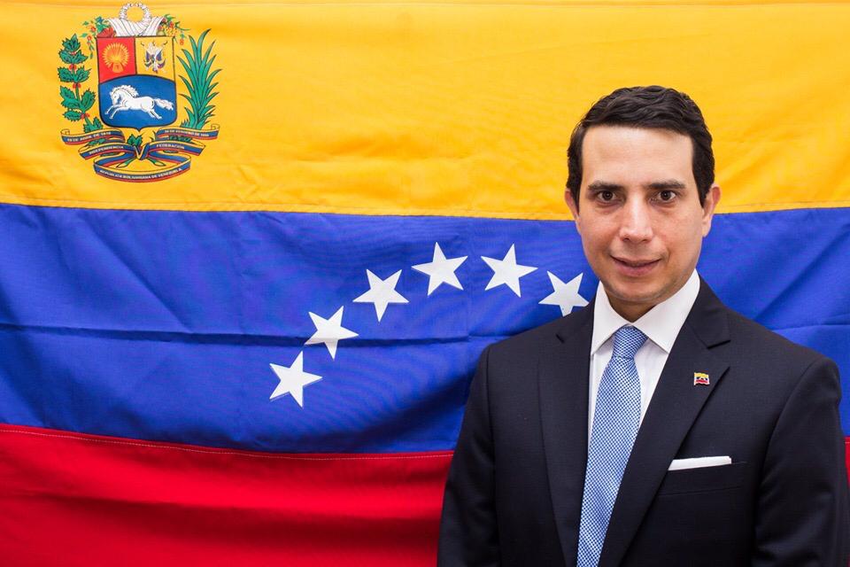 Embajador de Guaidó en Ecuador informó que venezolanos no deberán verificar apostilla en Consulado de Maduro