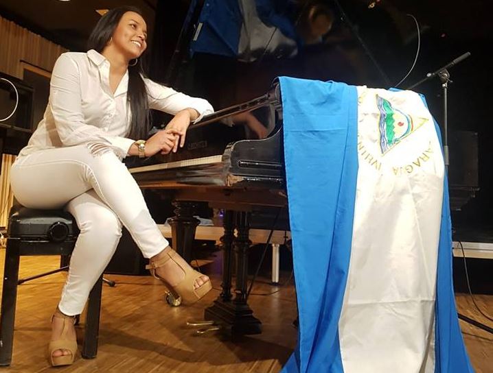 En Video: Pianista nicaragüense demuestra su apoyo a los venezolanos tocando “Alma Llanera”