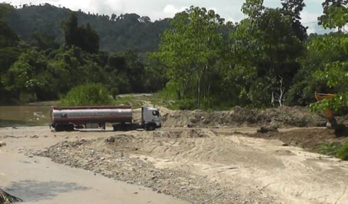 Mérida y Táchira incomunicados tras derrumbe del puente Guaruríes