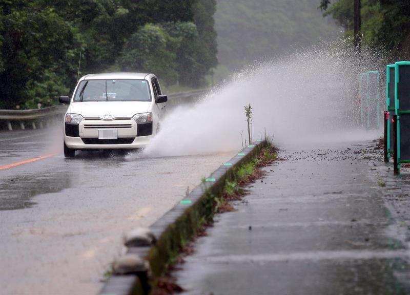 Ordenan evacuar a más de un millón de personas por fuertes lluvias en Japón