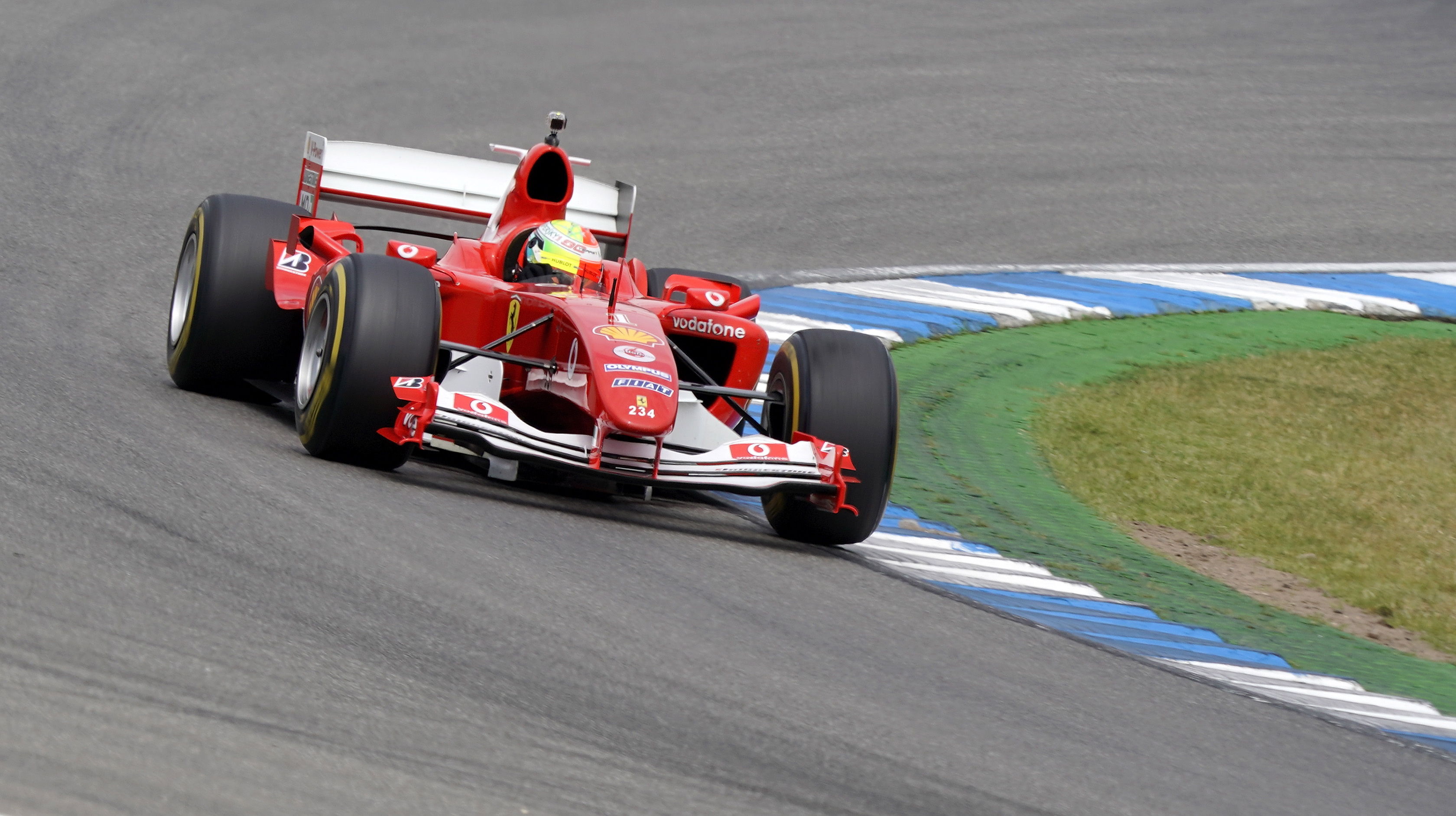 EN VIDEO: Mick Schumacher rodó en Hockenheim con el Ferrari del séptimo título de su padre